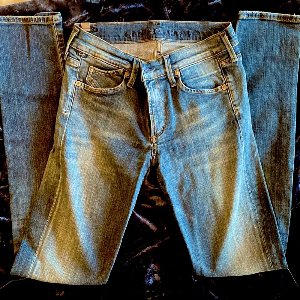Medium dark blue citizens of humanity size 27 jeans